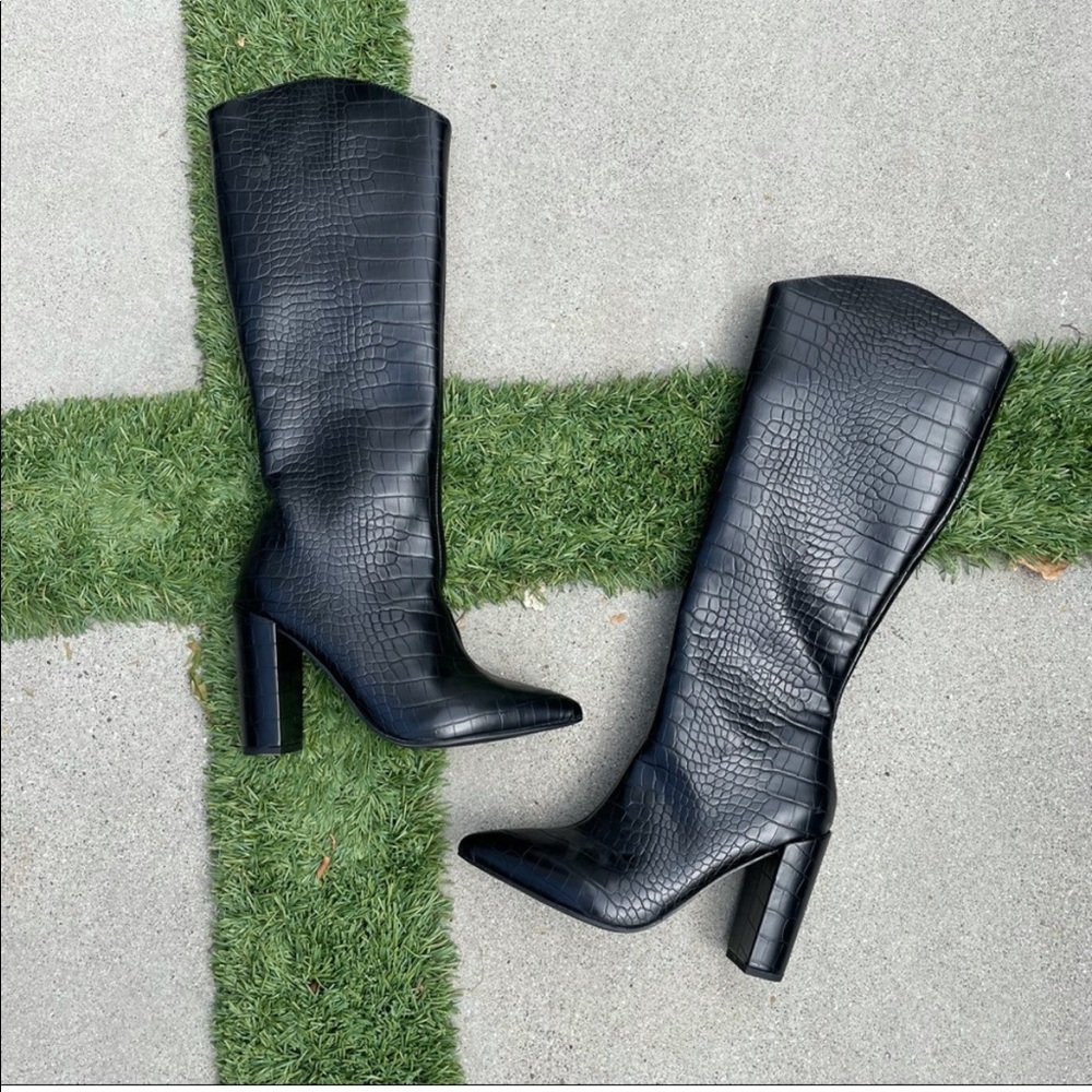 NWOB THERAPY - SKYLAR BOOTS IN BLACK CROC